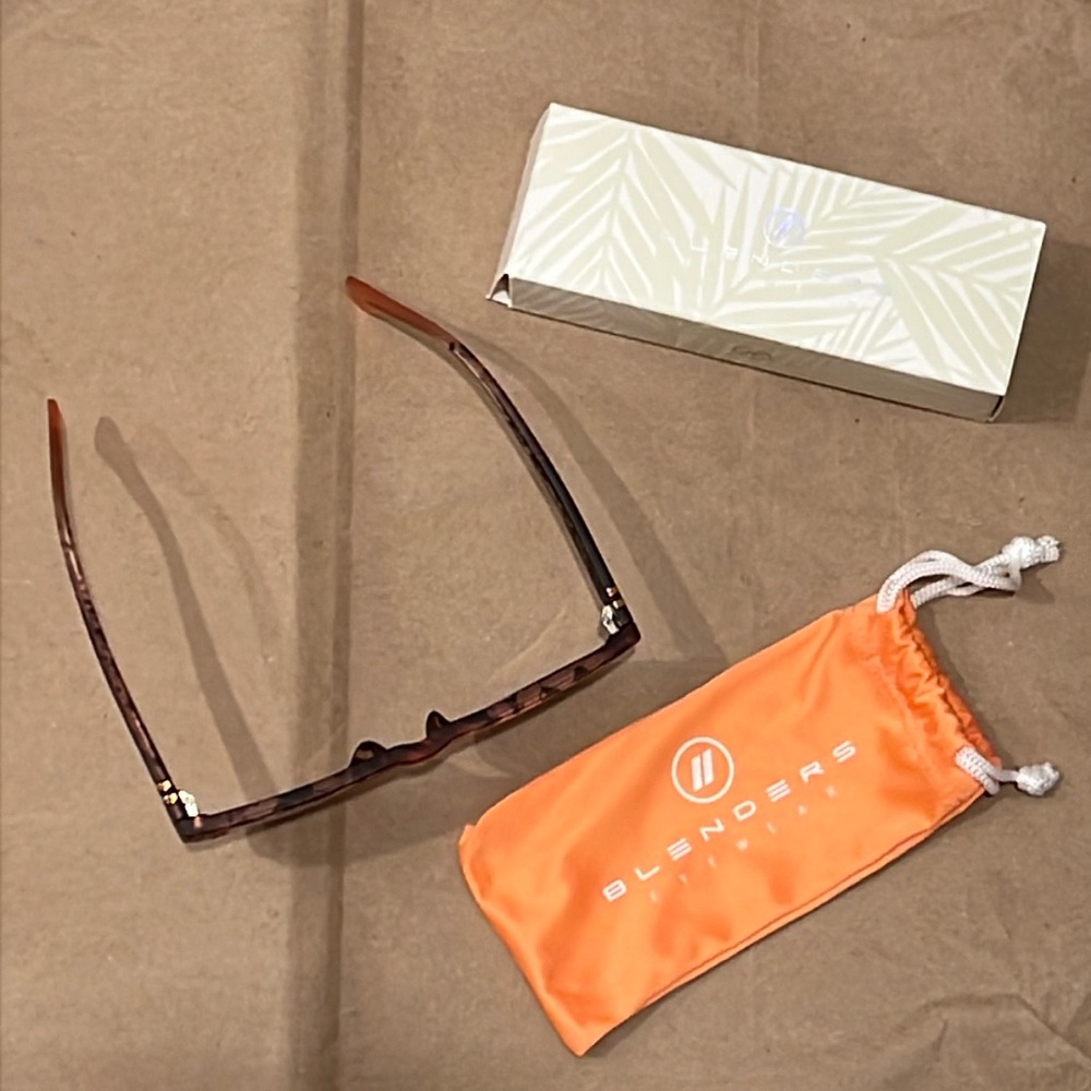 Blenders Fiesty Icon sunglasses